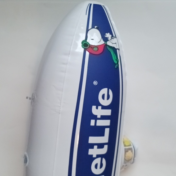 Peanuts Other Peanuts Snoopy Metlife Blimp Inflatable Advertising